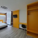 Paradian Hotel